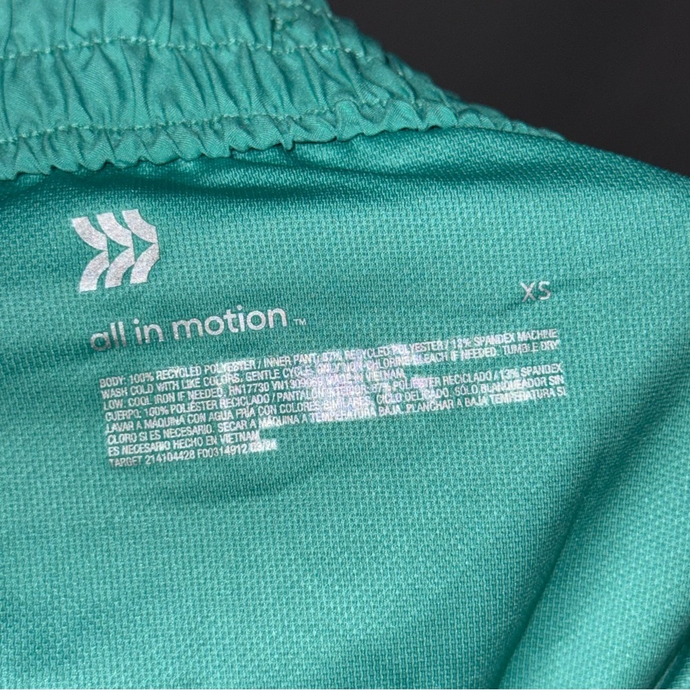 All In Motion Women’s Teal-Green Woven Mid-Rise Run Shorts 3” XS NWT - Picture 7 of 7